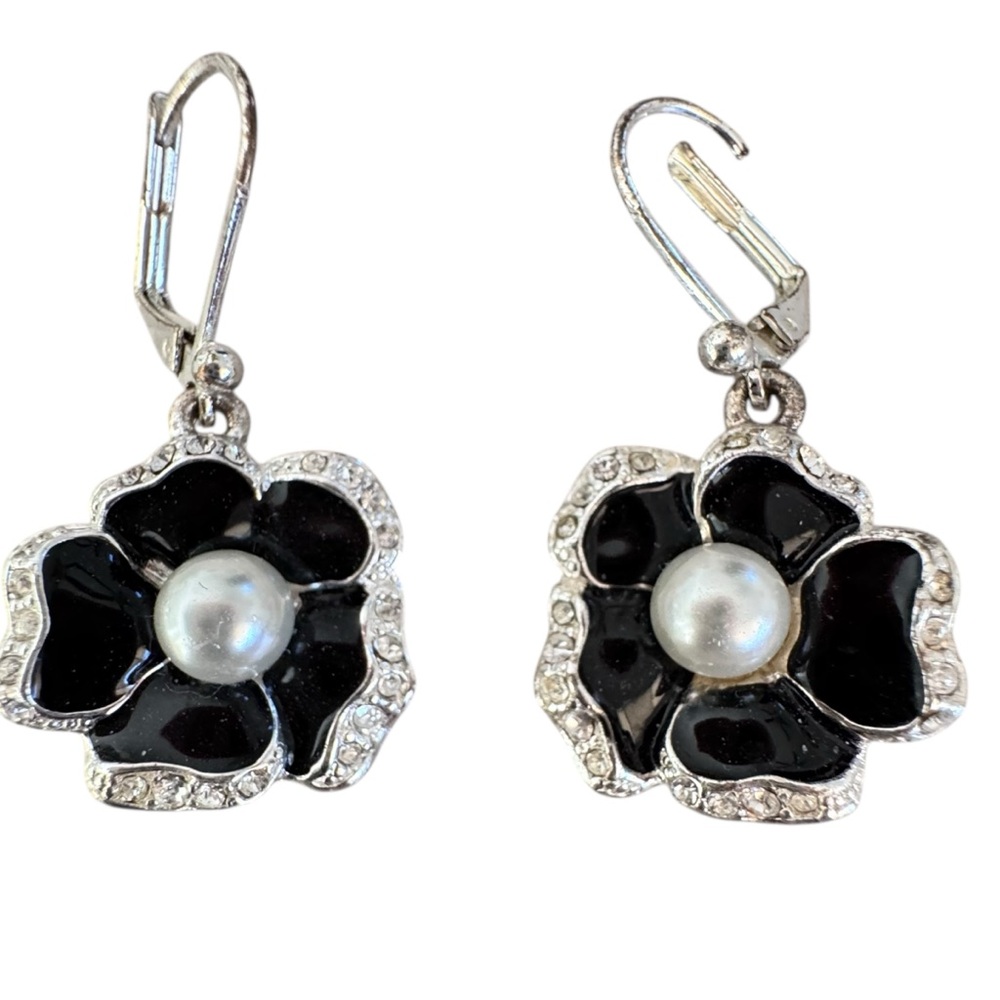 Elegant Silver tone‎ and Black Floral Earrings